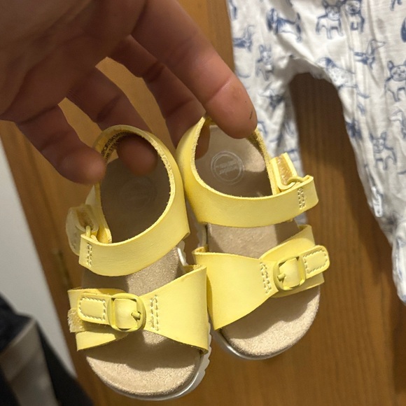 wonder nation Other - Yellow toddler Sandals size 2
